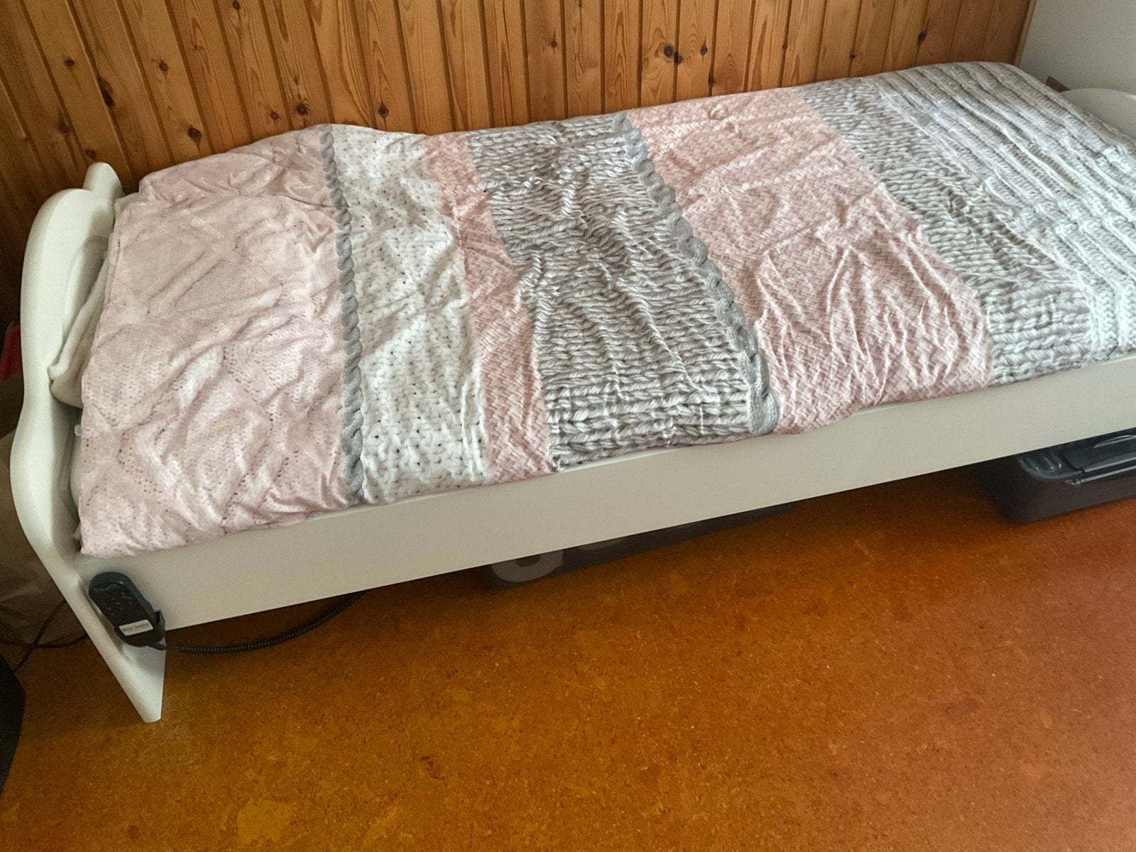 Eenpersoons ledikant met elektrische bedbodem, wit, 90x200, Ophalen, 90 cm, Eenpersoons, Wit