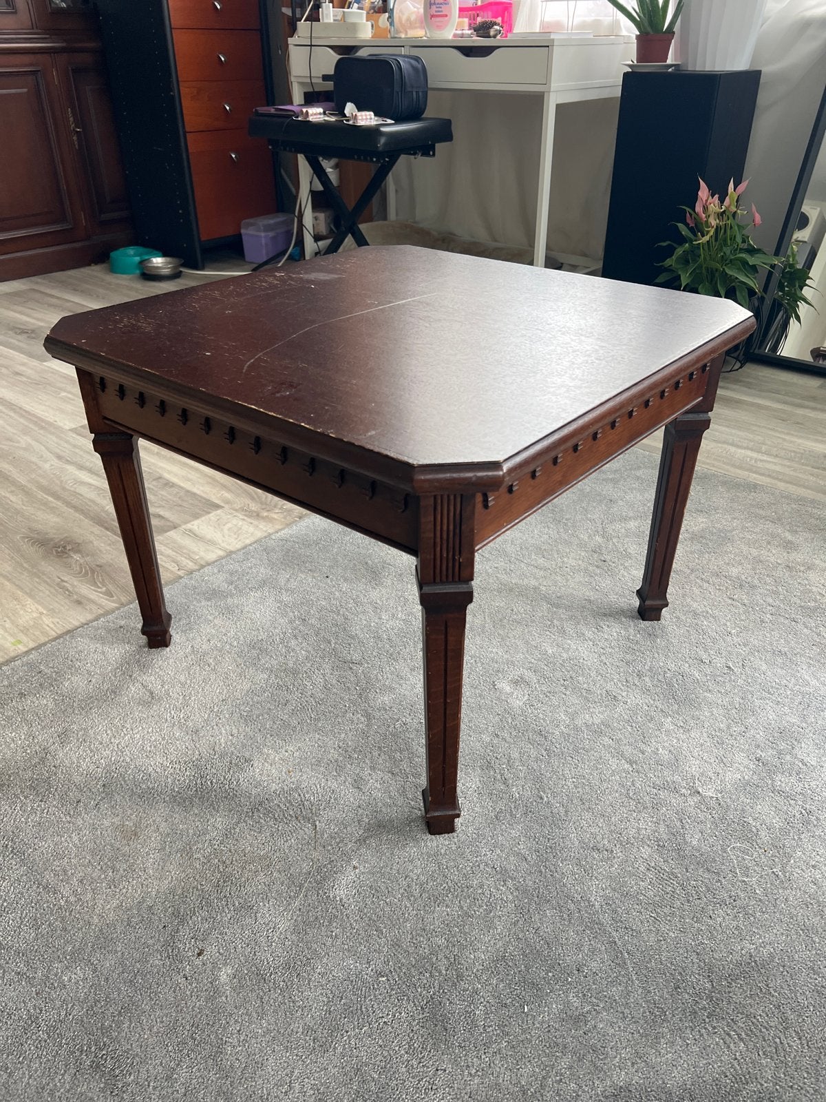 Klassieke houten salontafel (Eikenhout kleur E3), Antiek en Kunst, Ophalen