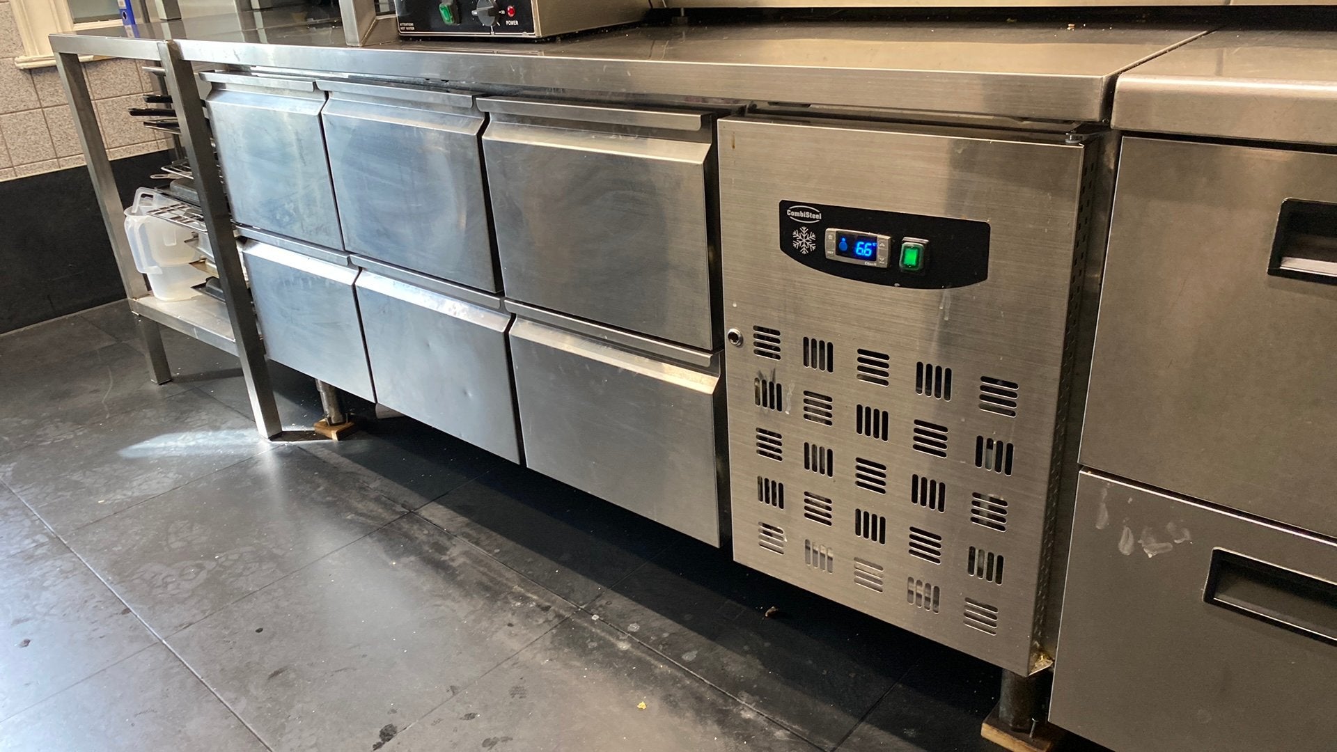 Koelwerkbank met 6 laden, Ophalen, Zonder vriesvak, 200 liter of meer, 60 cm of meer