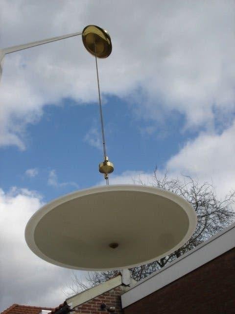 Vintage UFO vorm opaal glas hanglamp jaren 60 / 70 Helestra, Ophalen of Verzenden, Gebruikt, Glas, G4