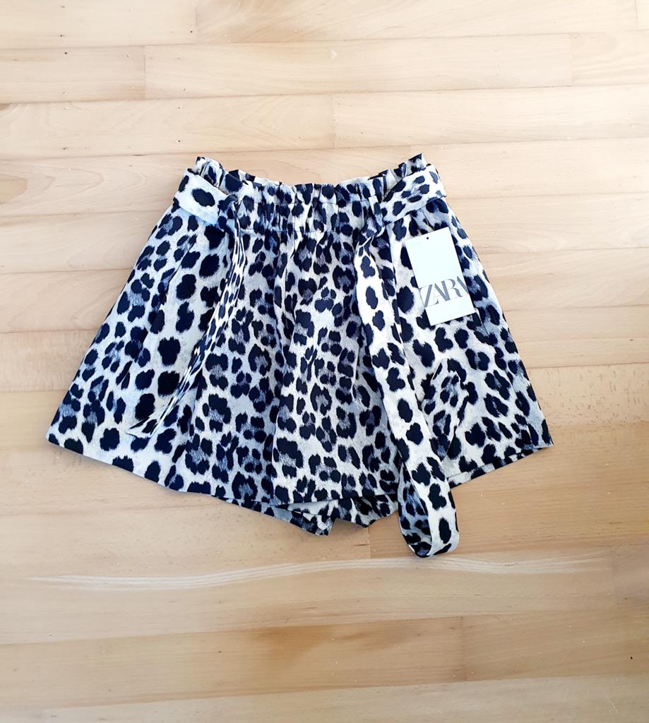 Zara short broekje nieuw, Kleding | Dames, Ophalen of Verzenden, Nieuw, Zwart, Kort