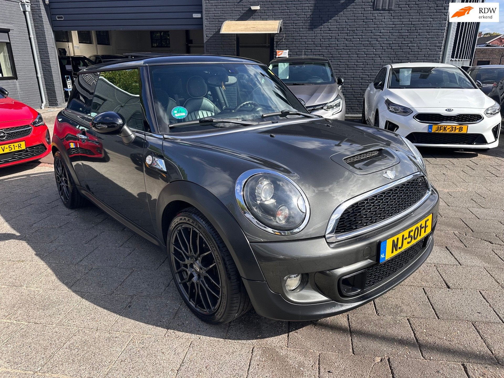 Mini 3-Deurs 1.6 Cooper S|Leder|Navigatie|Xenon, Auto's, Voorwielaandrijving, Euro 5, Gebruikt, Zwart