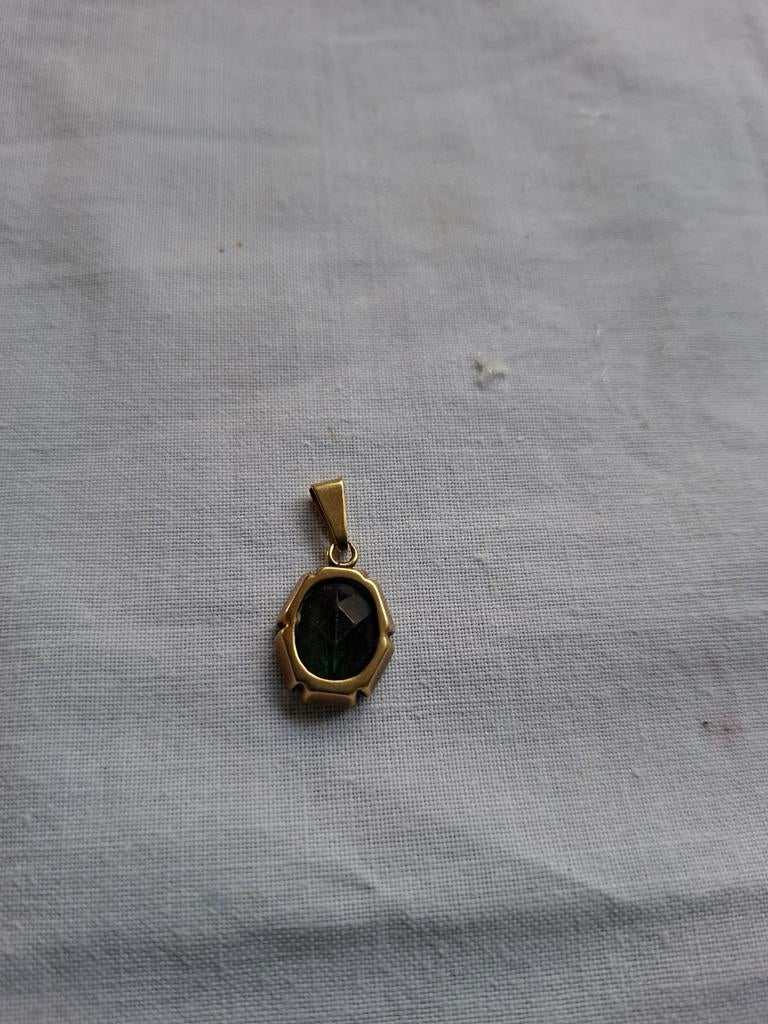 Gouden hanger met facet geslepen steen (tweeling), Overige voorstellingen, Ophalen of Verzenden, Zo goed als nieuw, Met edelsteen