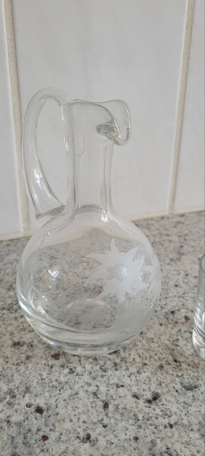 mini karafje met 5 bijpassende (jenever) glaasjes, Ophalen, Gebruikt