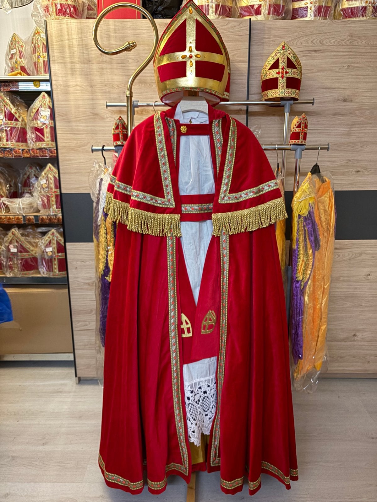 Sinterklaas kostuum katoenfluweel nieuw! €485, Diversen, Ophalen of Verzenden, Nieuw
