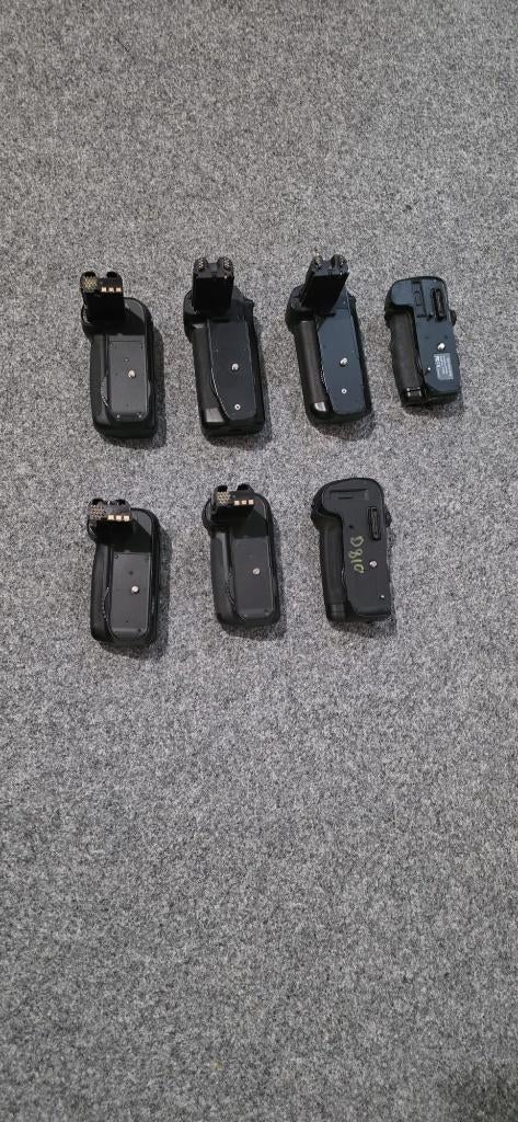 Diverse batterij grips voor Canon en Nikon foto cameras, Ophalen of Verzenden
