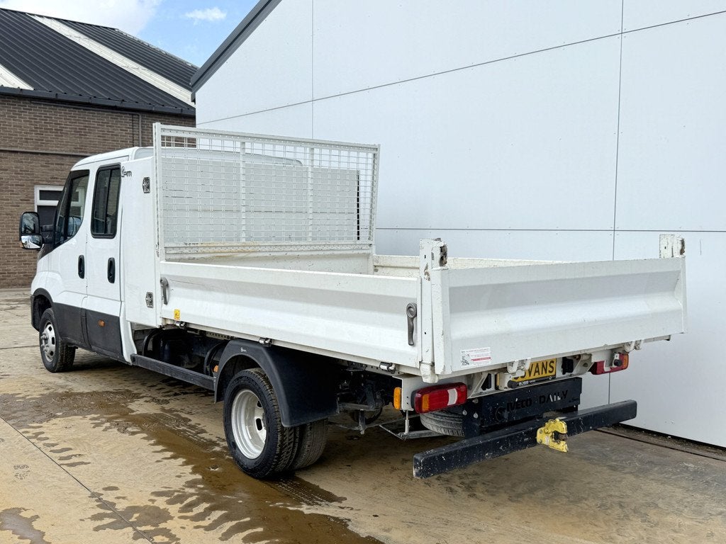 Iveco Daily 35C16 3.0 Dubbele Cabine Kipper Dubbellucht 3,5t, Auto's, Achterwielaandrijving, Gebruikt, Zwart, Iveco