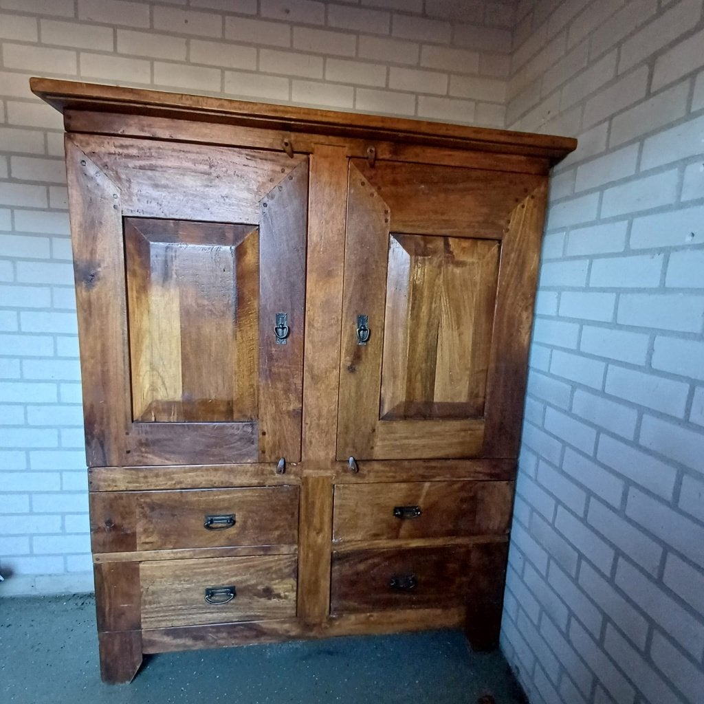 Robuuste kast, Ophalen, Gebruikt, 150 tot 200 cm, 50 tot 75 cm
