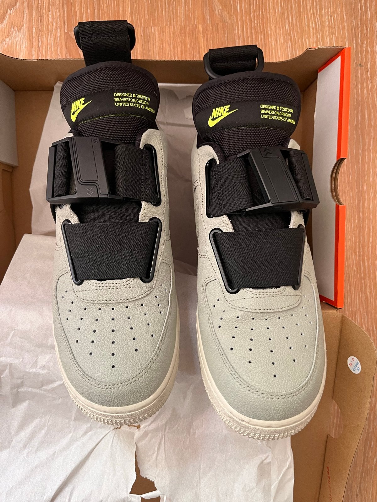 Nike Air Force 1 Utility - Maat 42.5, Ophalen of Verzenden, Gedragen, Overige kleuren, Sneakers of Gympen