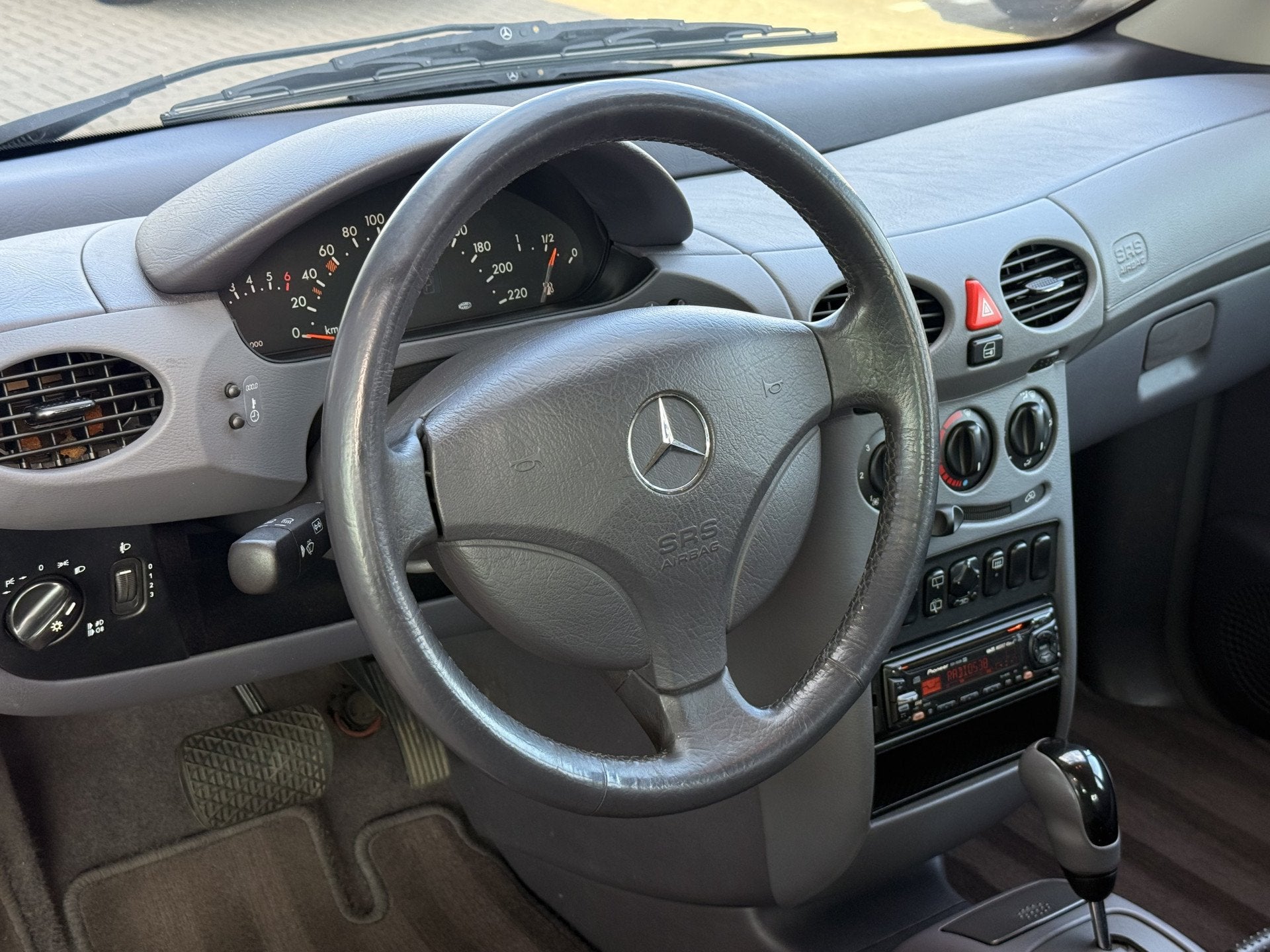 Mercedes-Benz A-Klasse 160 Elegance | Electrische Spiegels |, Auto's, Stof, Zwart, Bedrijf, 5 stoelen