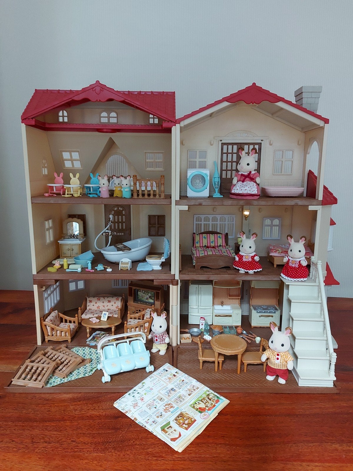 13.Sylvanian Families Mega Huis met Meubels en Figuren, Ophalen of Verzenden, Zo goed als nieuw, Poppenhuis