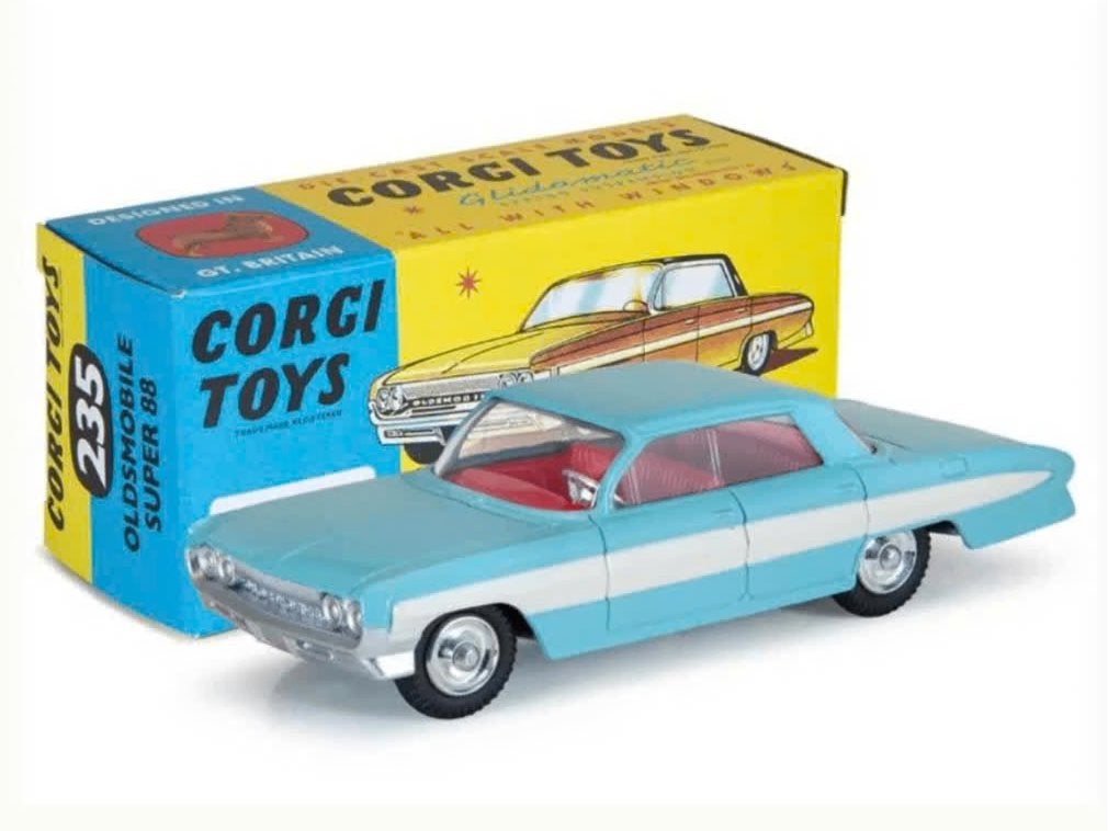 Oldsmobile Super 88 Corgi NEW schaal 1/49 ref. 235