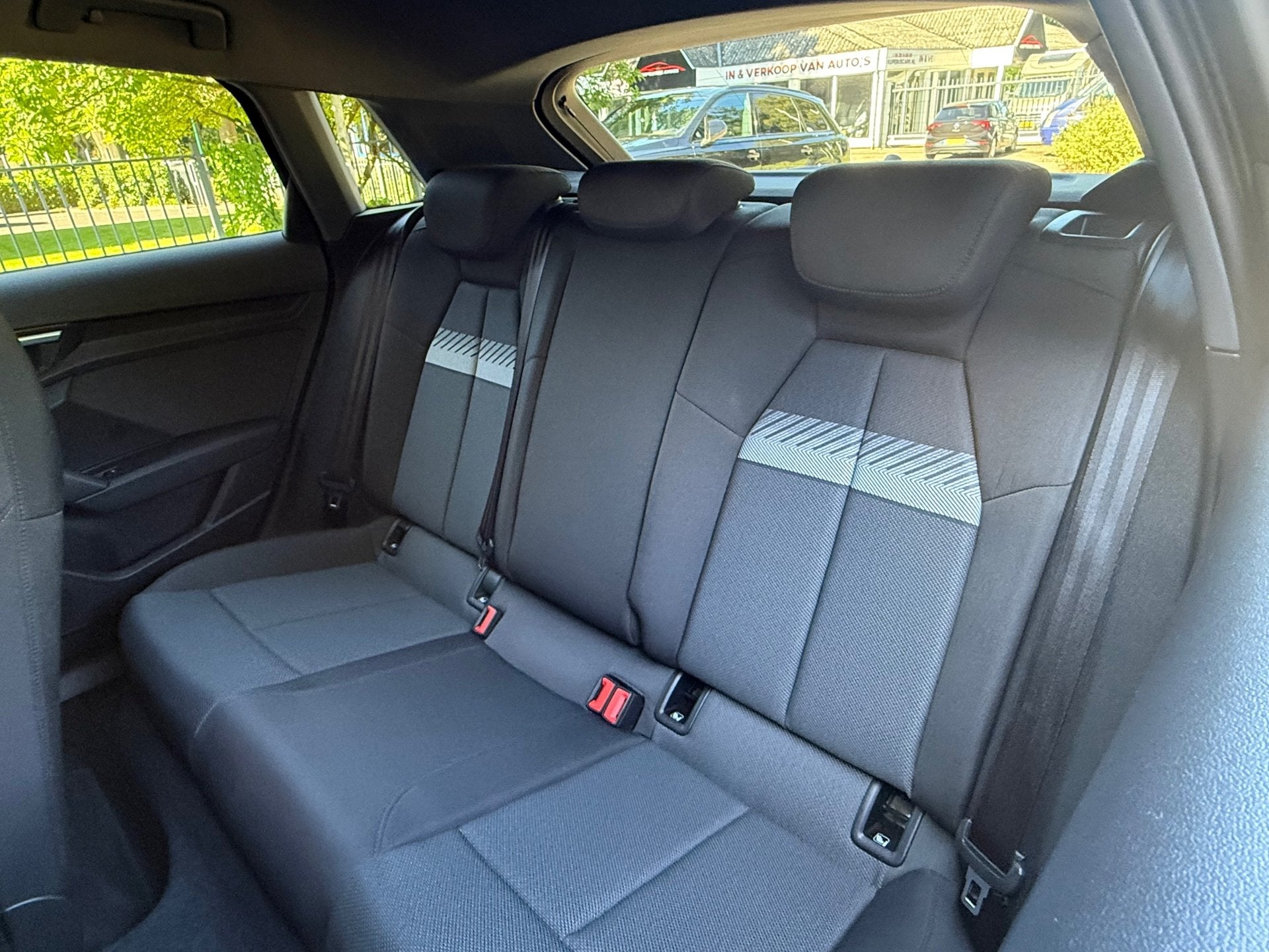 Foto 19 van Audi A3 Sportback 40 TFSI e Advanced edition S LINE/STOELVER