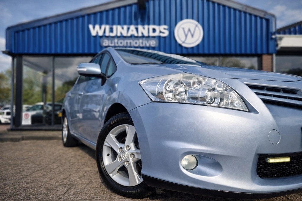 Toyota Auris 1.6 Dynamic Trekhaak Cruise Clima Dealer oh Par, Auto's, Toyota, Euro 5, 450 kg, 4 cilinders, 132 pk