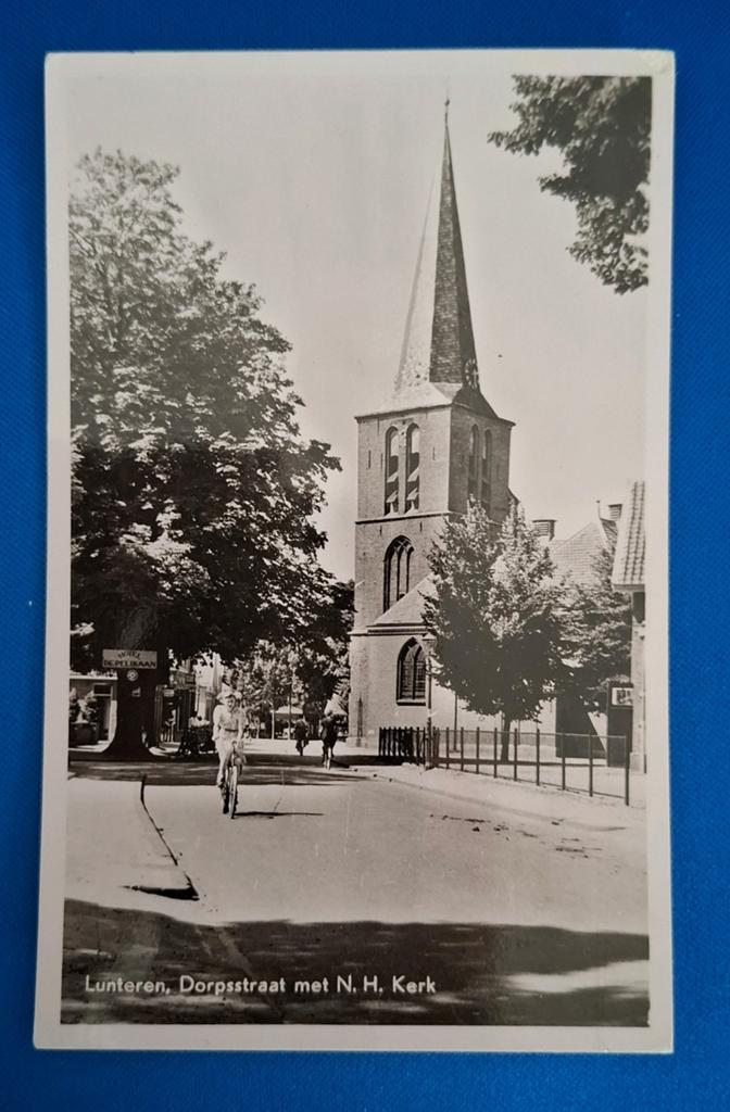 Ansichtkaart Lunteren Dorpsstraat met N.H. Kerk 1954, Ophalen of Verzenden, 1940 tot 1960, Gelopen, Gelderland