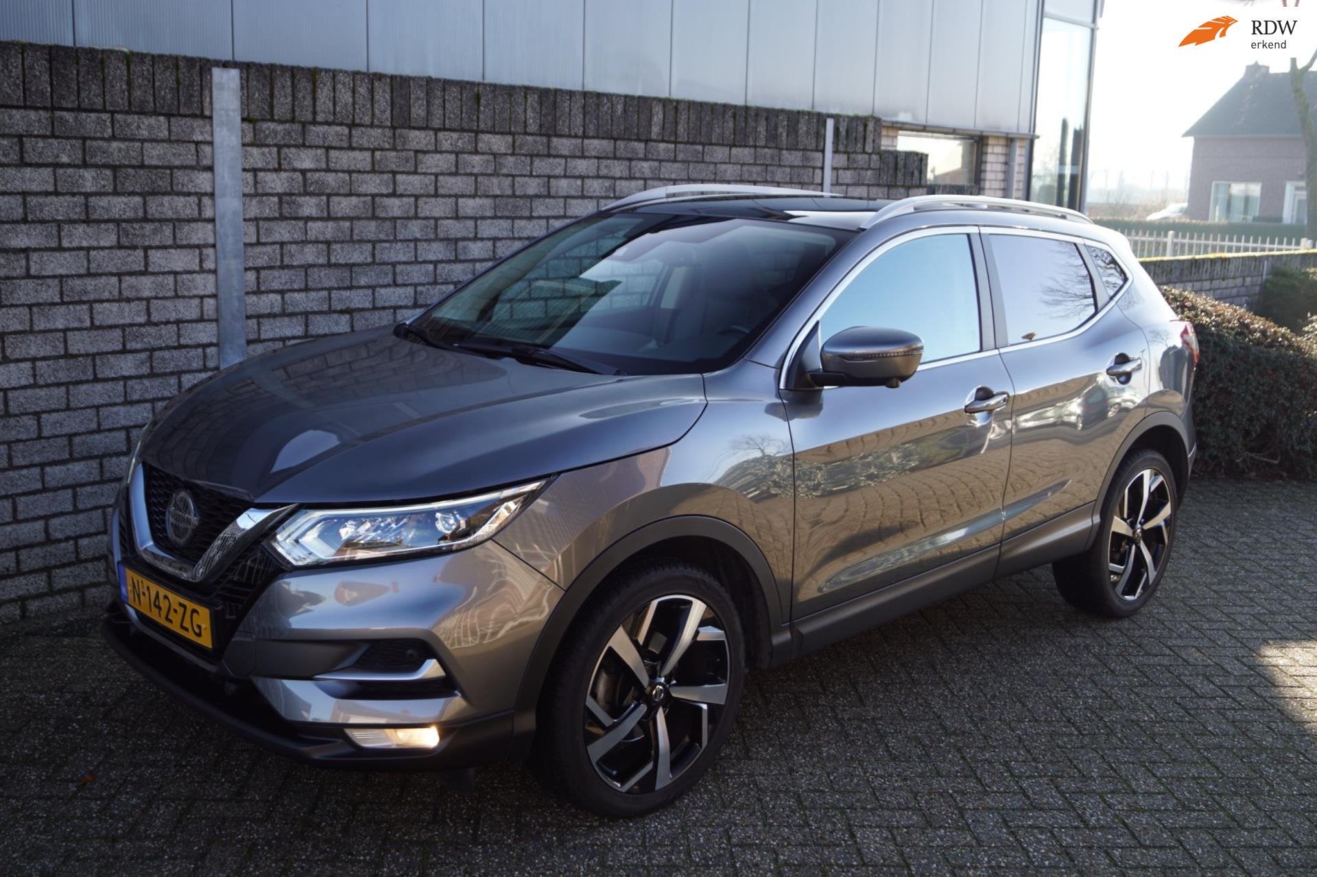 Nissan Qashqai 1.3 DIG-T Premium Edition Autom Panodak Leder, Auto's, Dealer onderhouden, Gebruikt, Leder, Qashqai