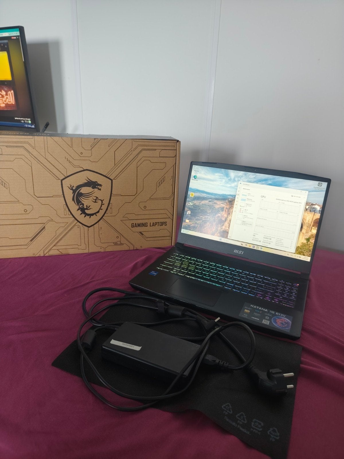 MSI Katana 15 B13V Gaming Laptop - i7-13620H, RTX 4070, Ophalen of Verzenden