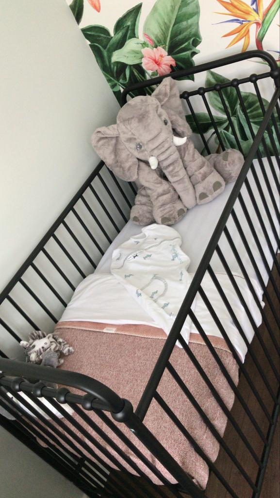Zwart metalen ledikant - 3 hoogtes verstelbaar, Kinderen en Baby's, Ophalen, Zo goed als nieuw, Ledikant