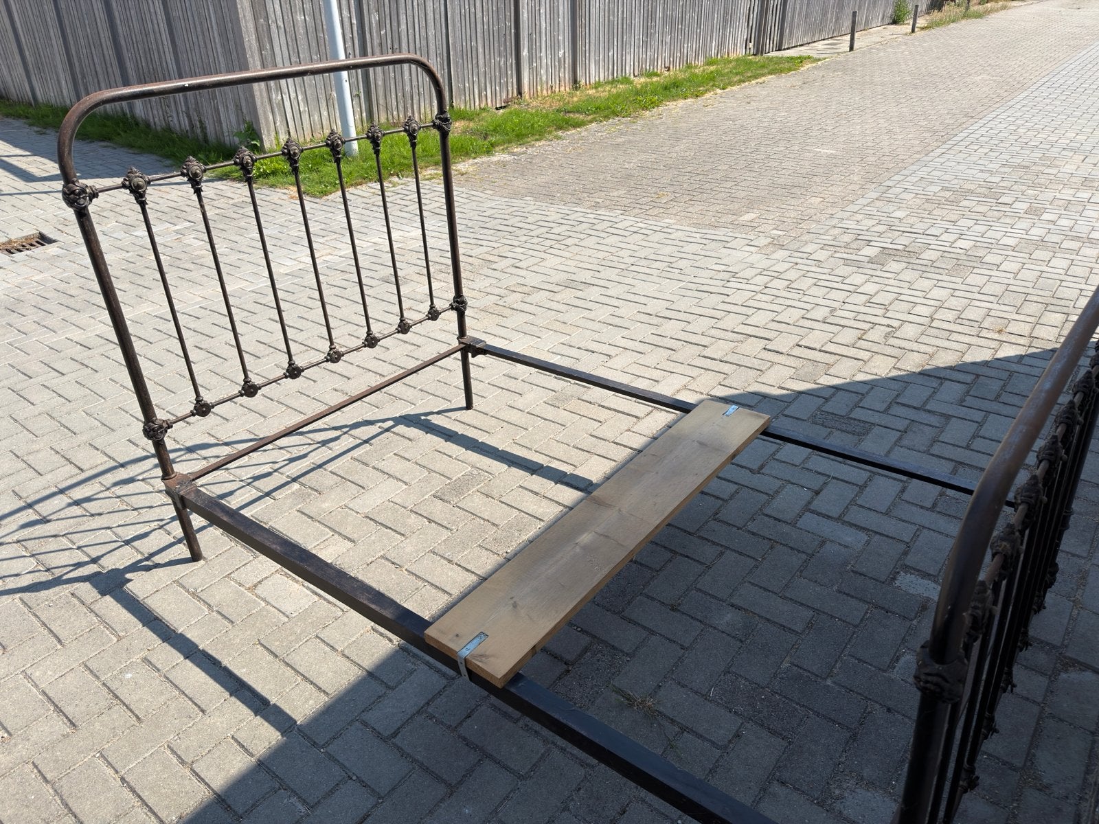 Antiek smeedijzeren bedframe – Victoriaanse stijl – Brocante, Antiek en Kunst, Antiek | Meubels | Bedden, Ophalen