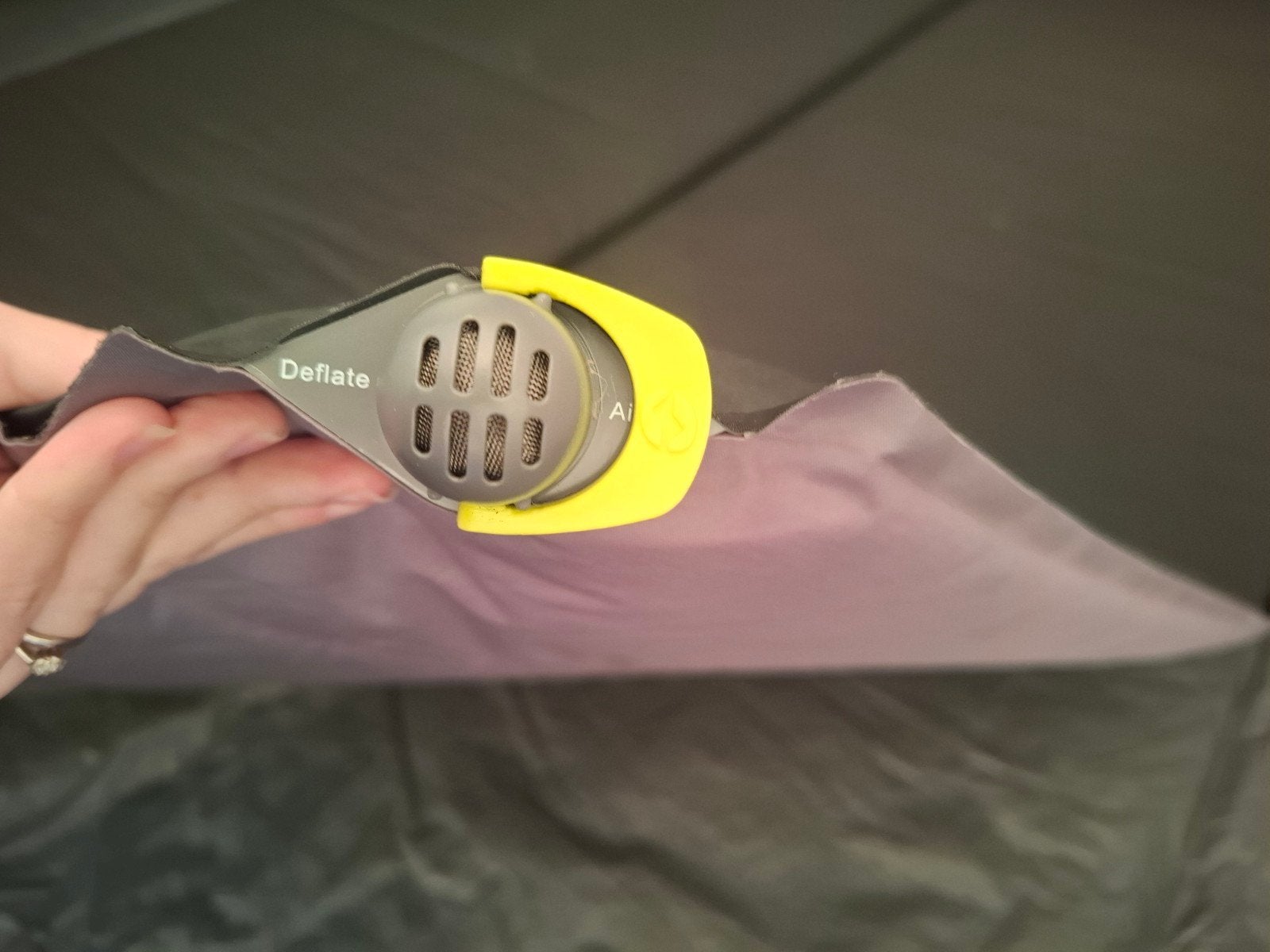 Tweepersoons self-inflating luchtbed. 5 CM dik., Ophalen of Verzenden, Gebruikt