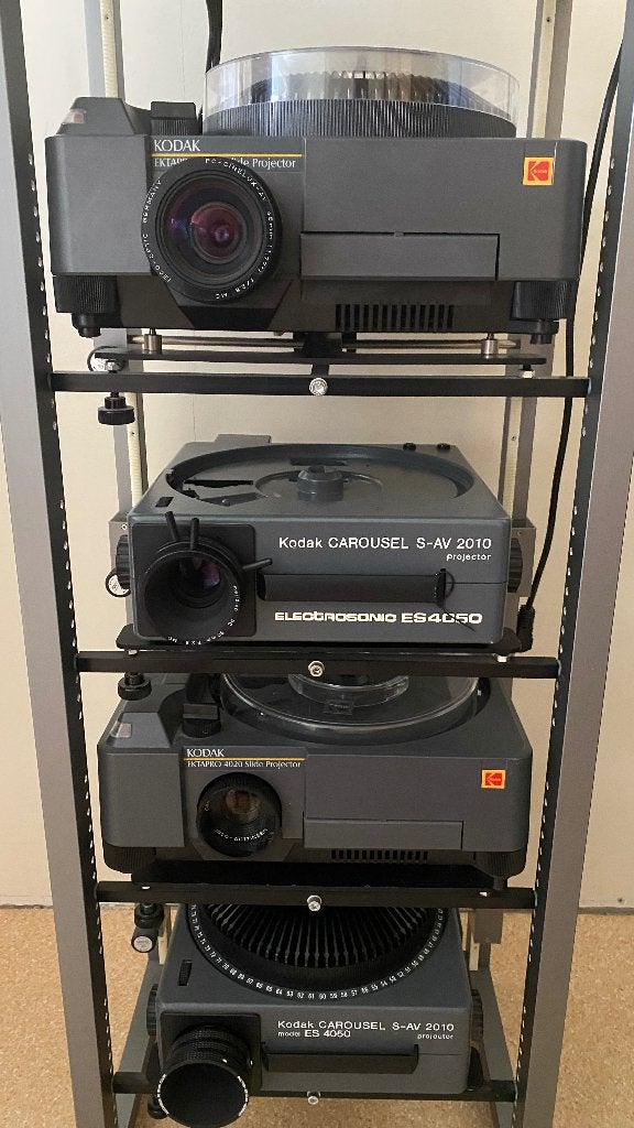 4 Diaprojectors, Electrosonic + schakel/randapparatuur € 100, Audio, Tv en Foto, Diaprojectors, Ophalen, Gebruikt