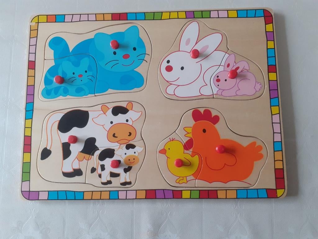 Hliten kinder puzzels 2 euro per stuk. Snoopy puzzel plastic, Ophalen of Verzenden, Meer dan 50 stukjes
