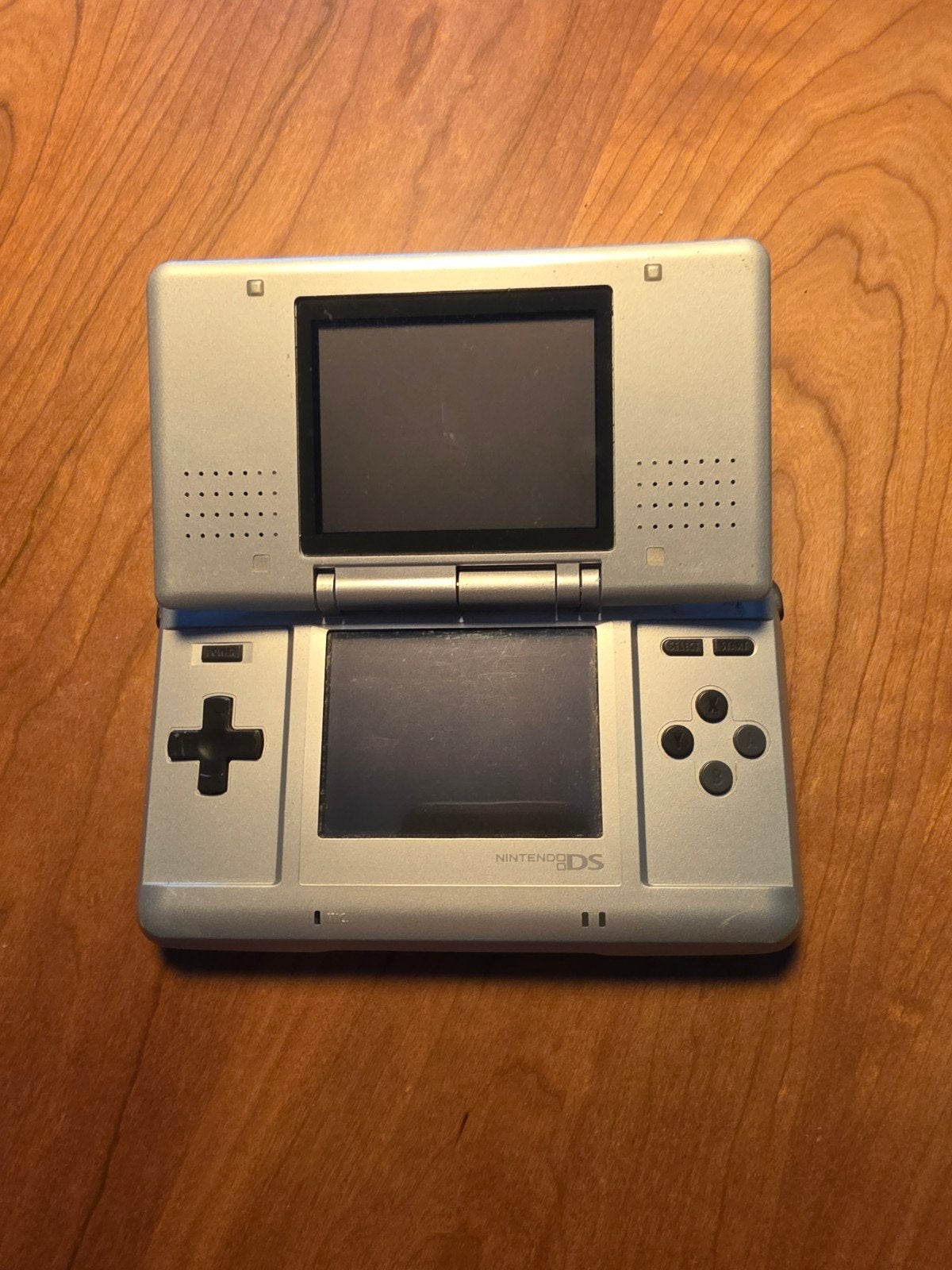Nintendo DS (Phat) met game - Lichte krasjes, Spelcomputers en Games, Spelcomputers | Nintendo DS, DS Original of Phat, Ophalen of Verzenden