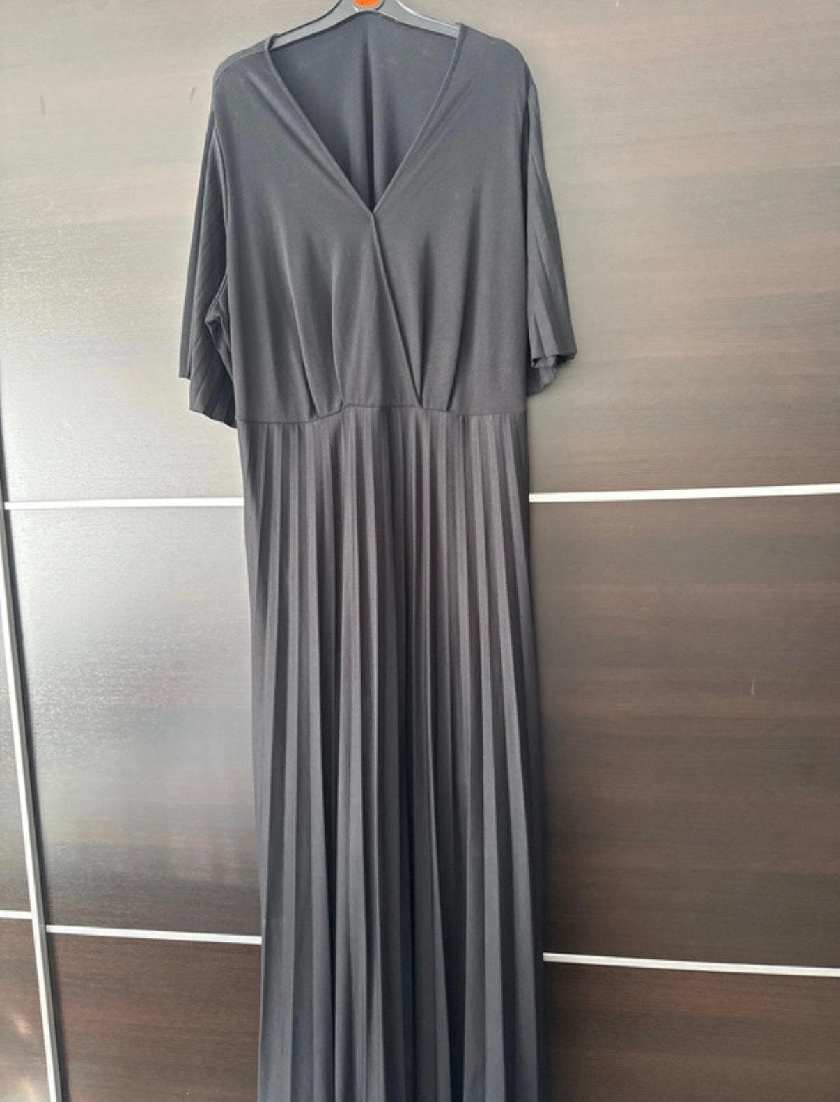 ASOS Zwarte Plissé Maxi Jurk - Maat 42/44 (L), Zwart, Maat 42/44 (L), Ophalen of Verzenden, Zo goed als nieuw