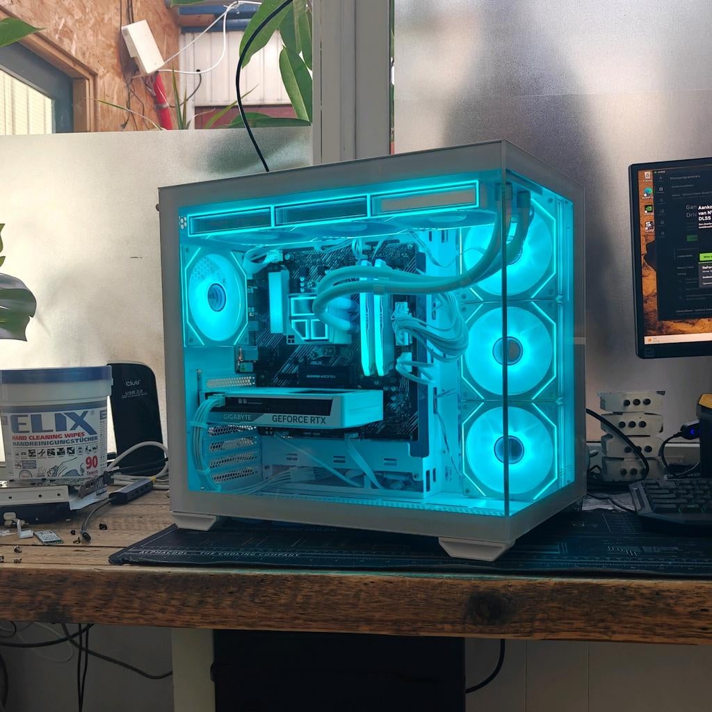 RTX 5060 Game PC | Ryzen 5 5600X | 500gb | RGB Wit, Zelf gebouwde pc, Zo goed als nieuw, Gaming, SSD