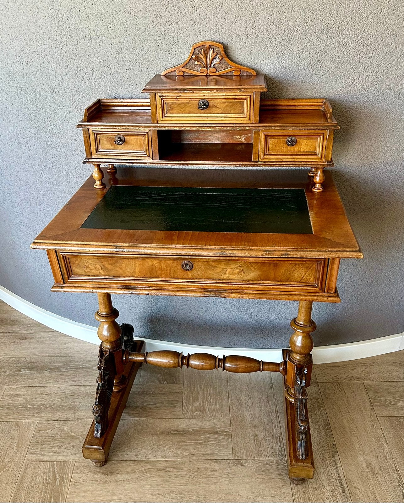 Antiek Damesbureau met stoel, Ophalen