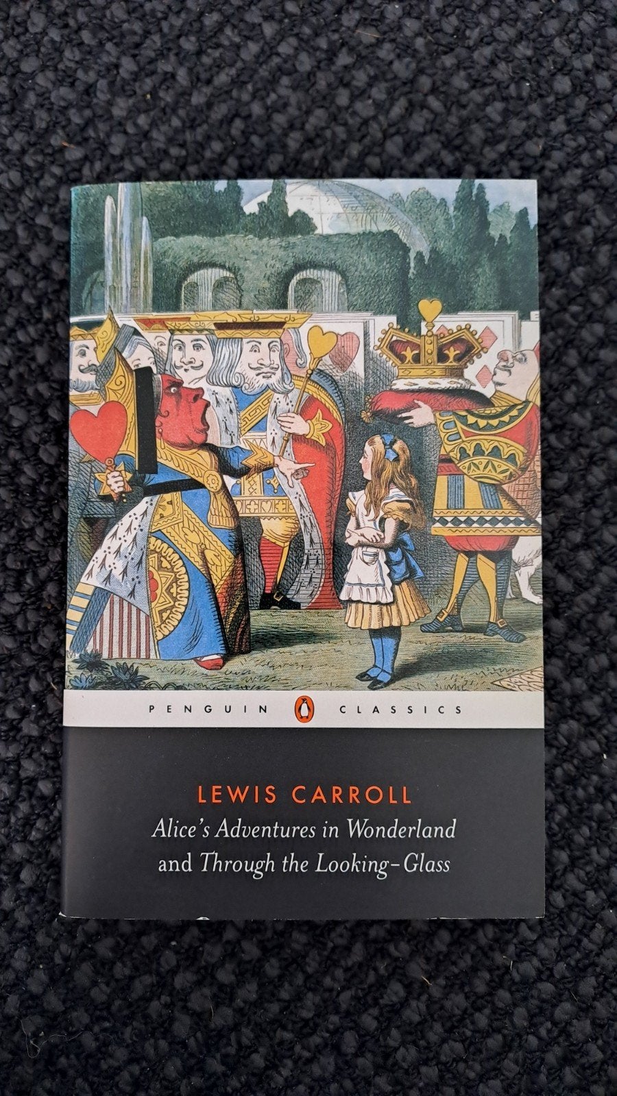 Alice's Adventures in Wonderland & Through the Looking-Glass, Ophalen of Verzenden, Zo goed als nieuw, Lewis Carroll, Europa overig