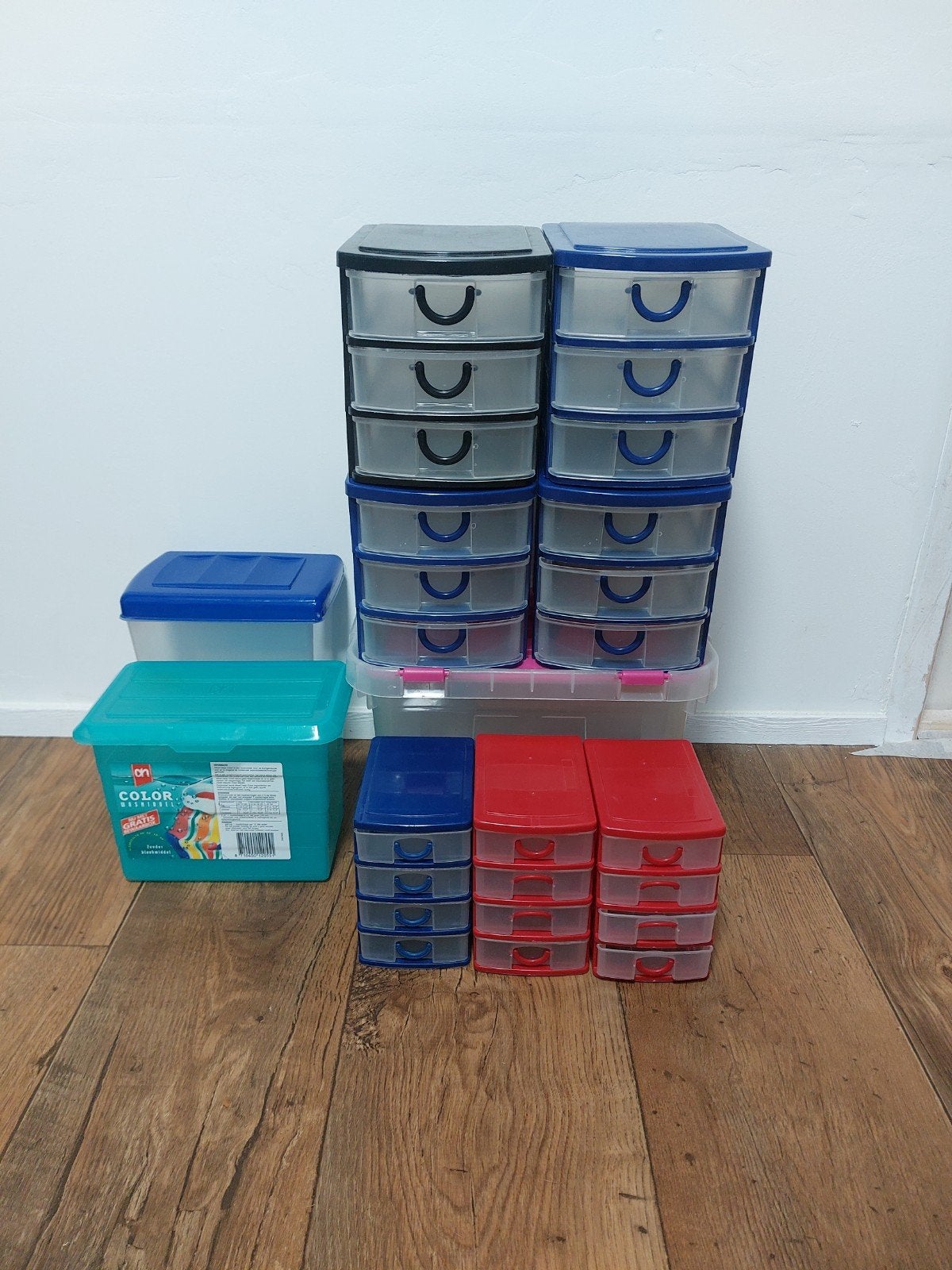 Partij Ladekasten en plastic bakken, Huis en Inrichting, Kasten | Ladekasten, Ophalen of Verzenden