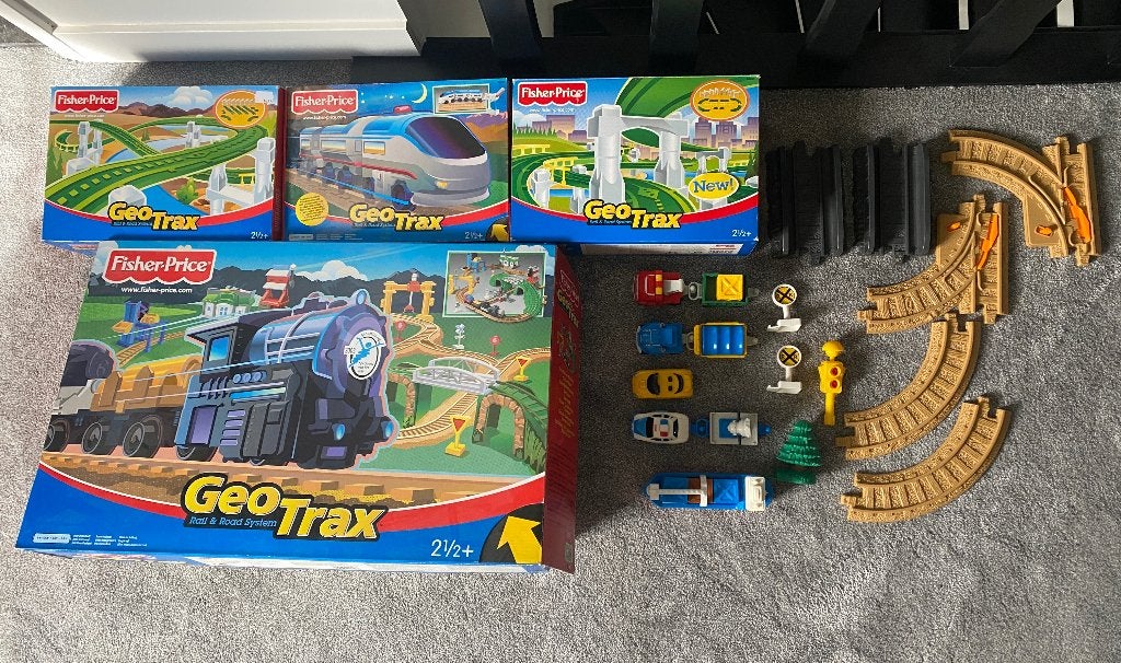 Fisher Price GeoTrax 4 complete sets + extra’s, Ophalen, Zo goed als nieuw, Speelset