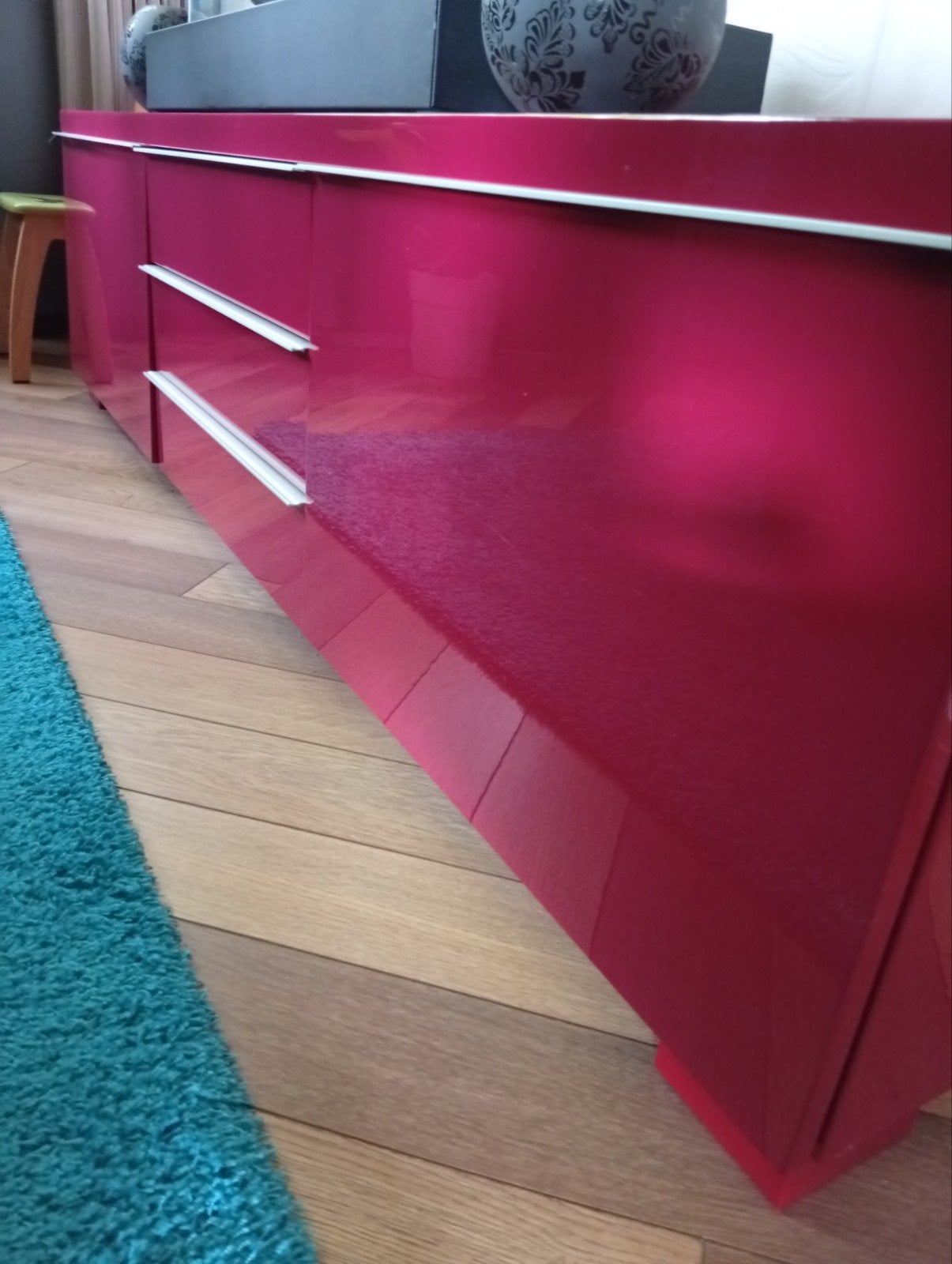Moderne hoogglans rode tv ladekast/dressoir, Overige materialen, Modern, Hoogglans, Gebruikt, 150 tot 200 cm