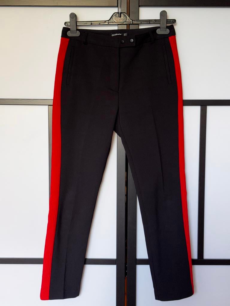 Stradivarius broek rood en zwart maat 38 petite, Zwart, Lang, Gedragen, Ophalen