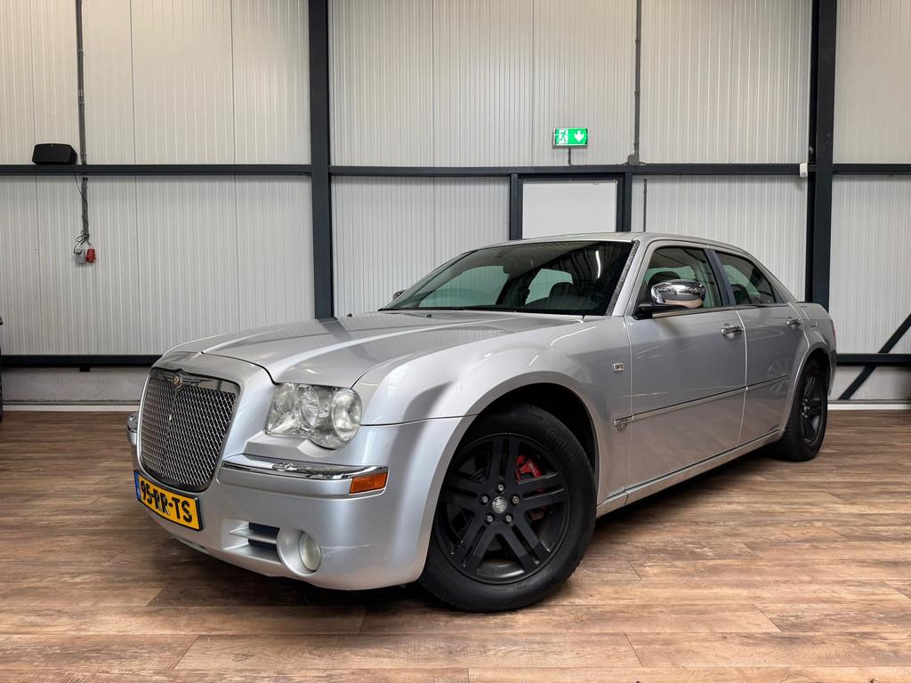 Chrysler 300C 2.7 V6 executive automaat / in nette staat, Auto's, Chrysler, Automaat, Gebruikt, Zwart, Bedrijf