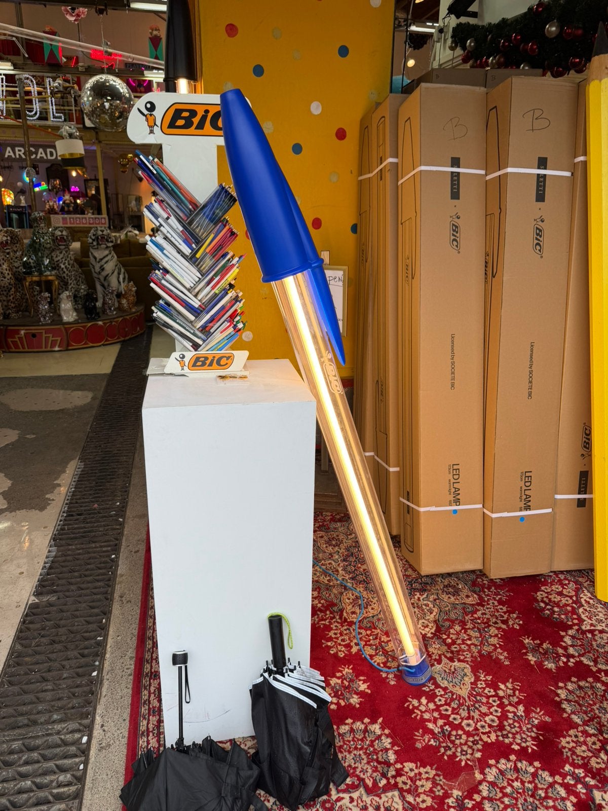 Bic pen lamp nu weer op voorraad! Wees er snel bij!, Lichtbak of (neon) lamp, Jeroen@spektakelwonen.nl, Nieuw, Ophalen of Verzenden