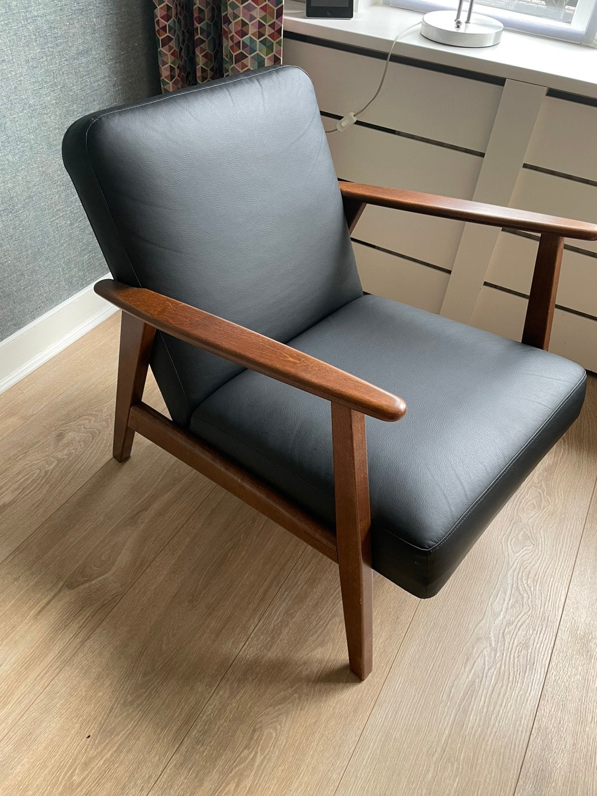 Zwart kunstleren IKEA stoel / fauteuil, Huis en Inrichting, Fauteuils, Ophalen, Gebruikt, 75 tot 100 cm, 50 tot 75 cm
