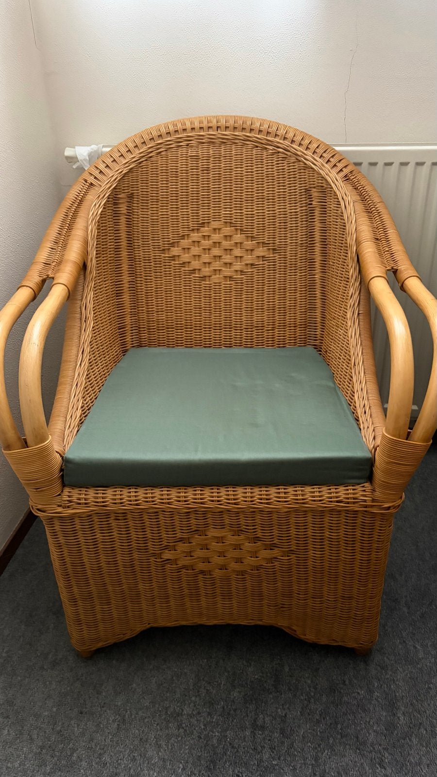 Rotan fauteuil met kussen, Ophalen, Gebruikt, Bruin, Riet of Rotan
