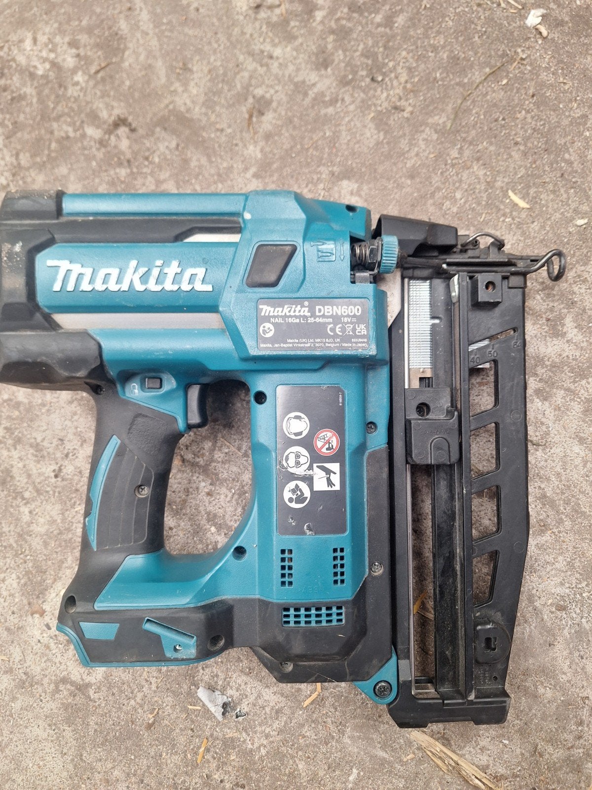 Makita DBN600 18V Tacker - Zo goed als nieuw, Ophalen, Zo goed als nieuw