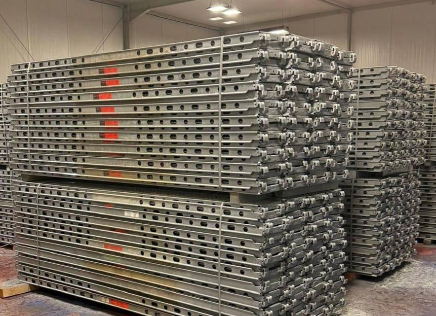 Gebrauchtes Layher Allround Gerüst **55-65% Rabatt**, Ophalen of Verzenden, Gebruikt, Rolsteiger of Kamersteiger, 5 meter of hoger