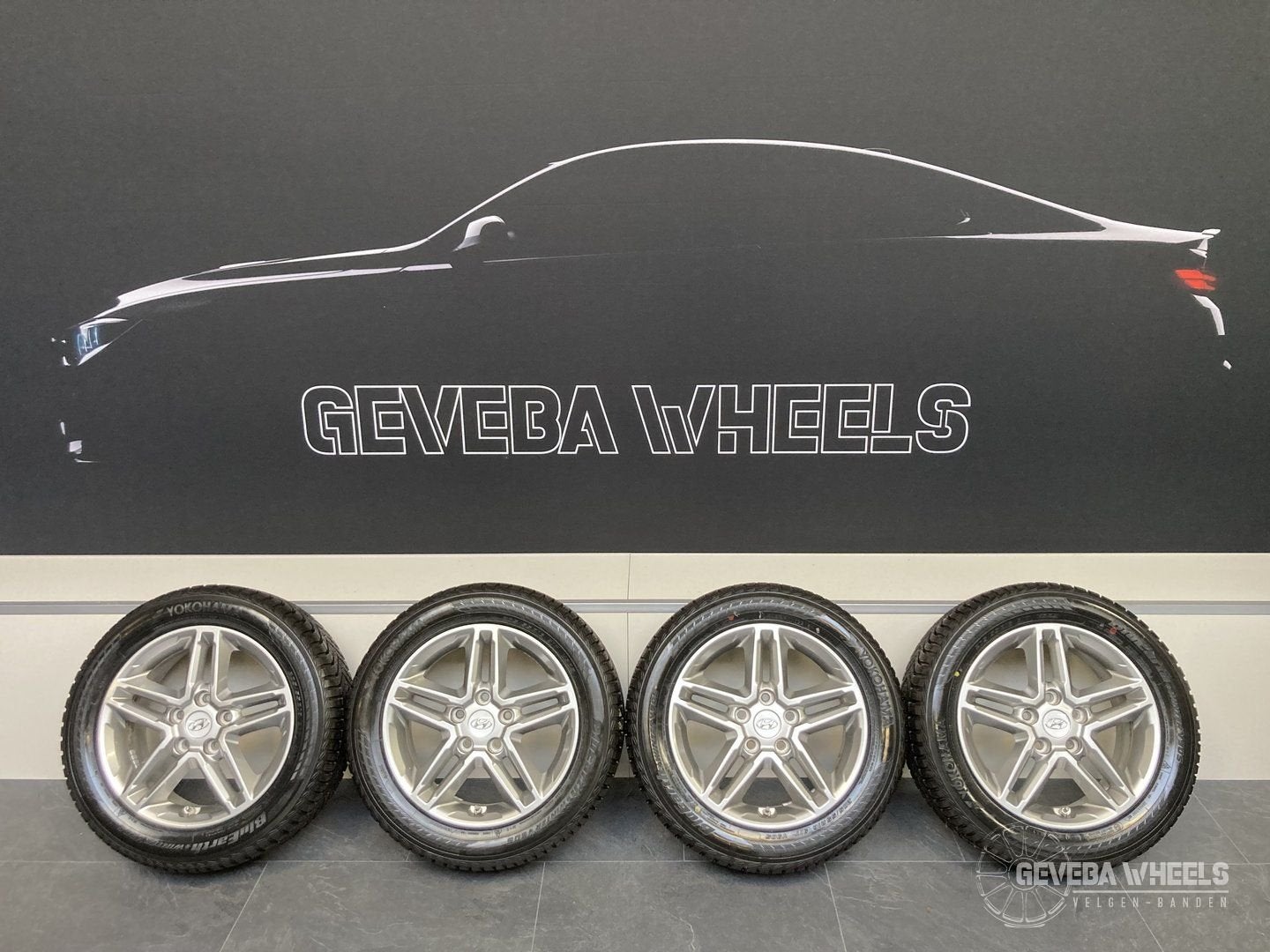 16” originele Hyundai I30 velgen + winterbanden 5x114.3 TPMS, Auto-onderdelen, Banden en Velgen, Gebruikt, -, Banden en Velgen