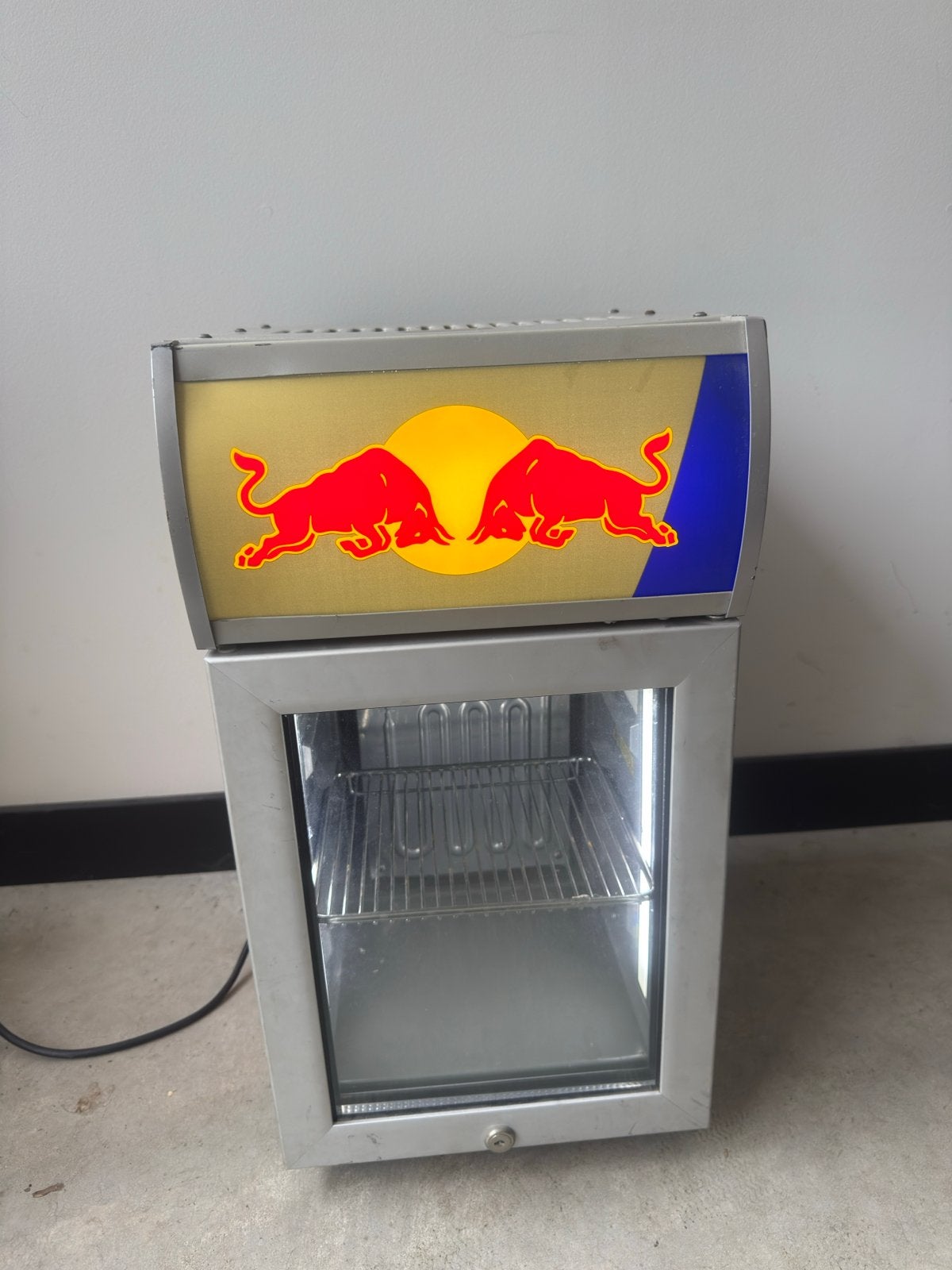 Red Bull Mini Koelkast - Perfect voor Drankjes, Ophalen, Minder dan 75 liter, Zonder vriesvak, Gebruikt