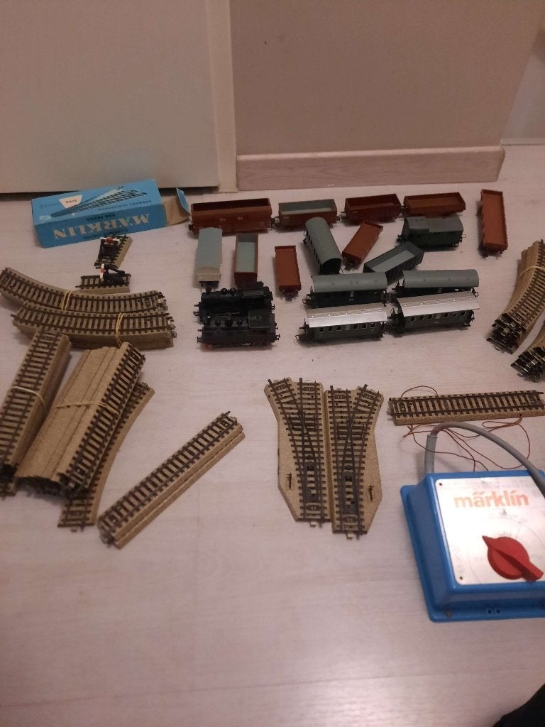 Märklin M-Rails Partij – Met Locomotieven en wagon en trafo, Wisselstroom, Ophalen of Verzenden, Analoog, Märklin