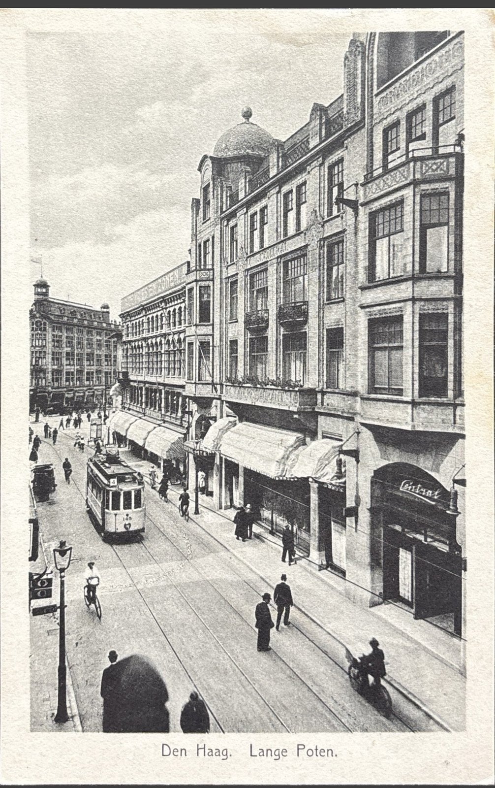 Den Haag, Lange Poten tram en mensen, Ophalen of Verzenden, 1920 tot 1940, Gelopen, Zuid-Holland