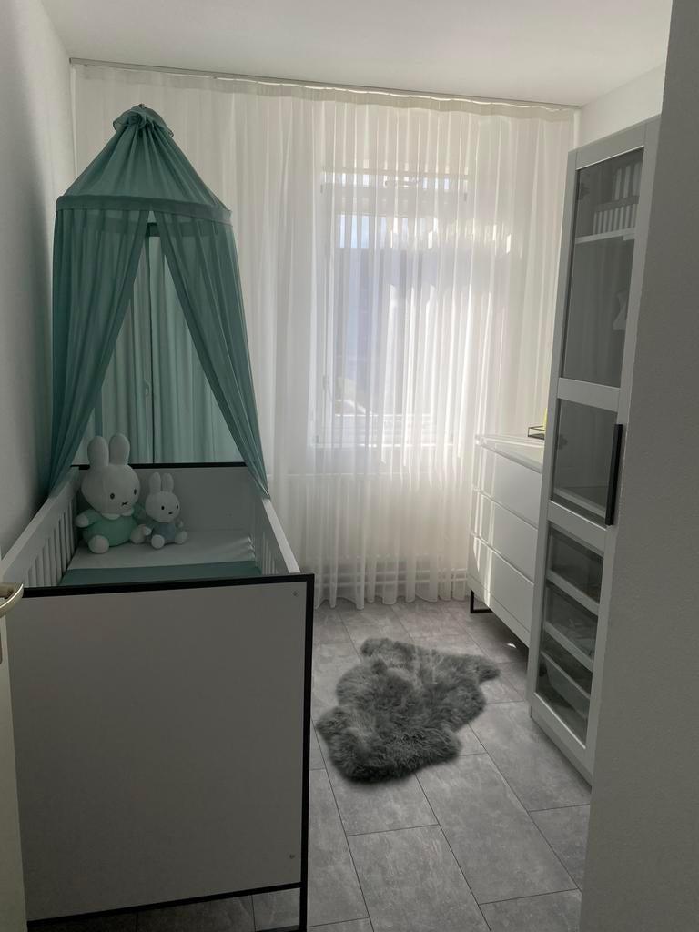 Ledikant 60x120 cm & commode/ladekast te koop, Kinderen en Baby's, Ophalen, Zo goed als nieuw, Ledikant