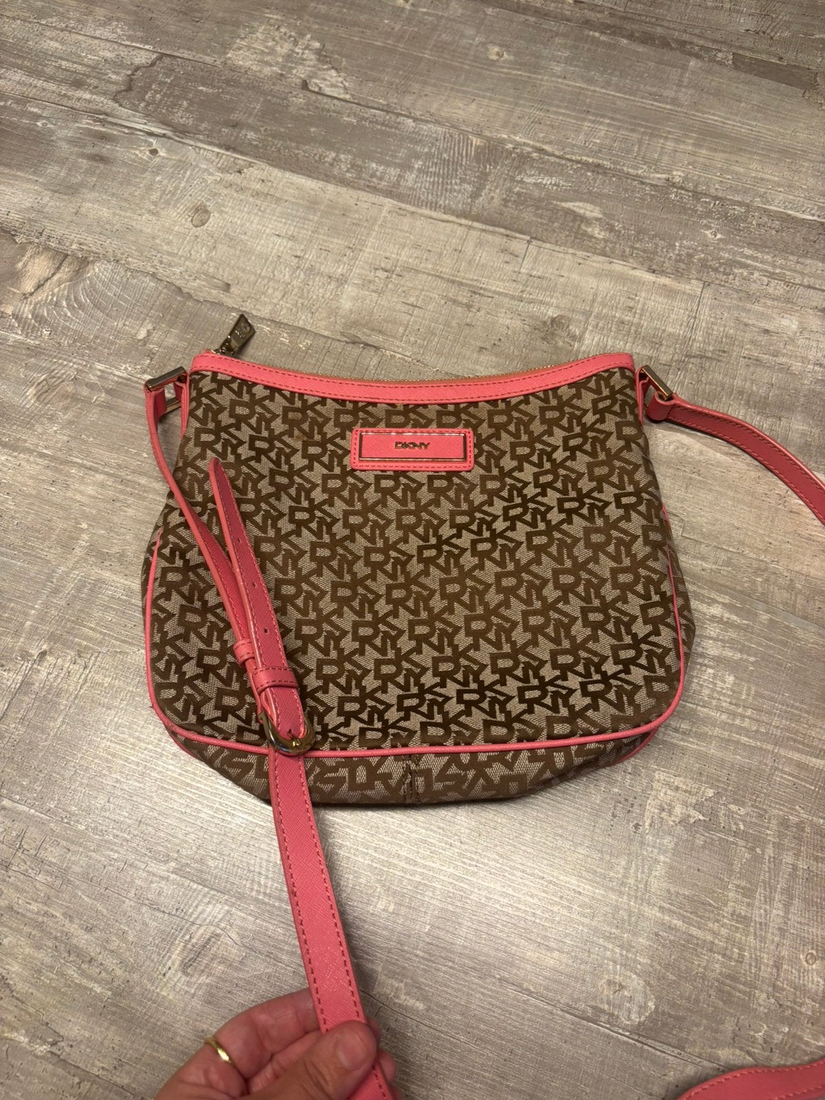 Tas van DKNY, Ophalen of Verzenden, Zo goed als nieuw, Bruin, Schoudertasje