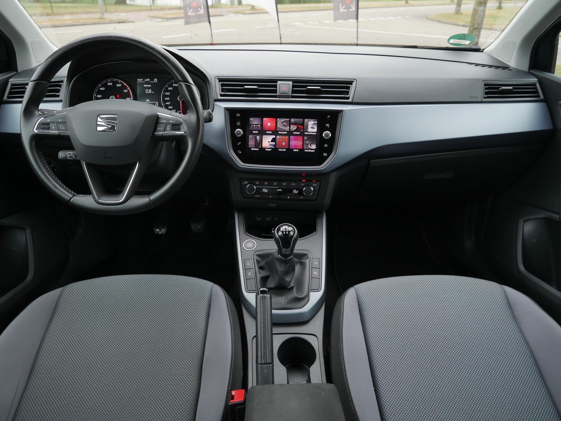 SEAT Arona 1.0 TSI 95pk Style Business Intense | Bi-tone | A, Auto's, Stof, Gebruikt, 95 pk, 49 €/maand