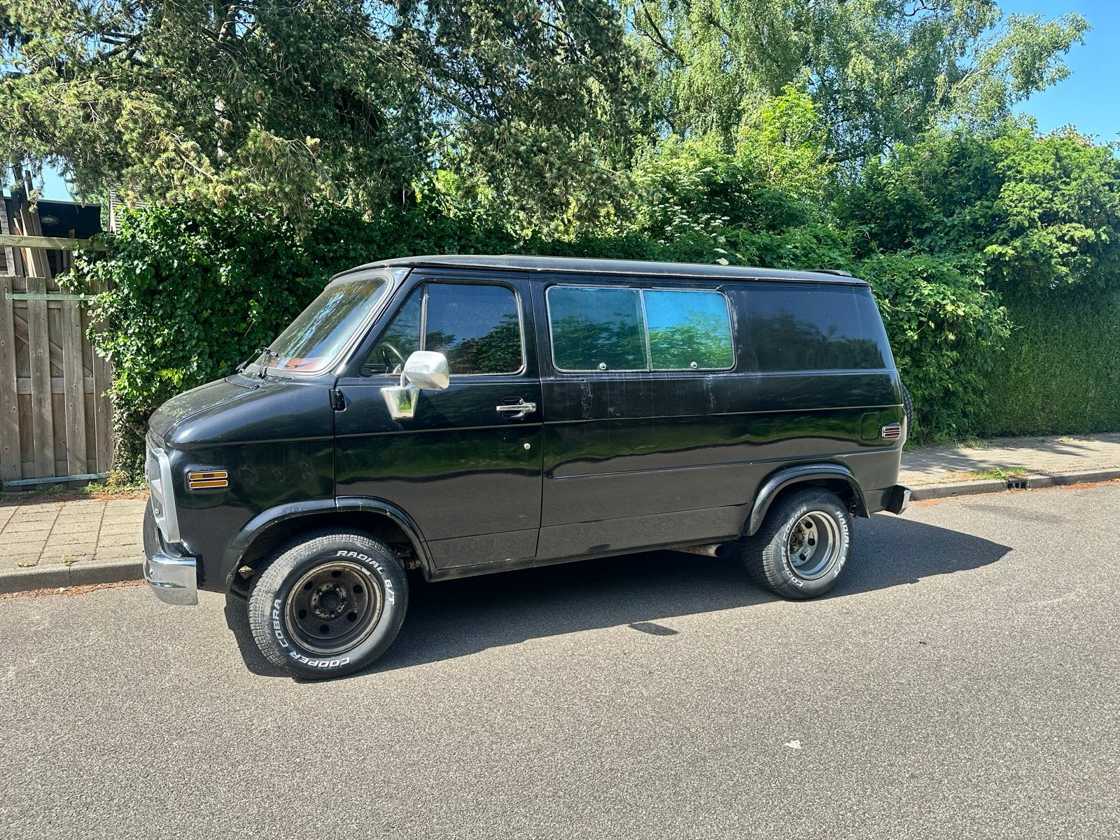 Chevrolet Chevy Van 1977 V8 LPG oldtimer USA 5pers G20, Achterwielaandrijving, 7 stoelen, Zwart, Leder