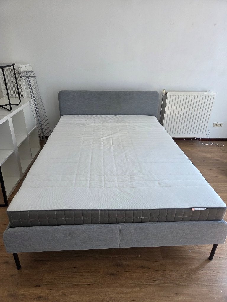 IKEA Bed SLATTUM 160 bij 200 met MORGEDAL Matras, Ophalen, Tweepersoons, Zo goed als nieuw, 200 cm